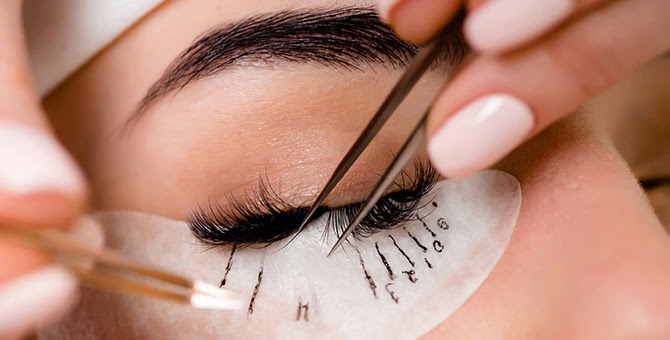 remove glue eyelash extensions