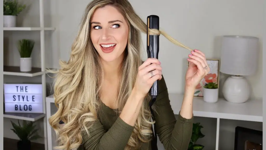 how to curl your hair with a straightener